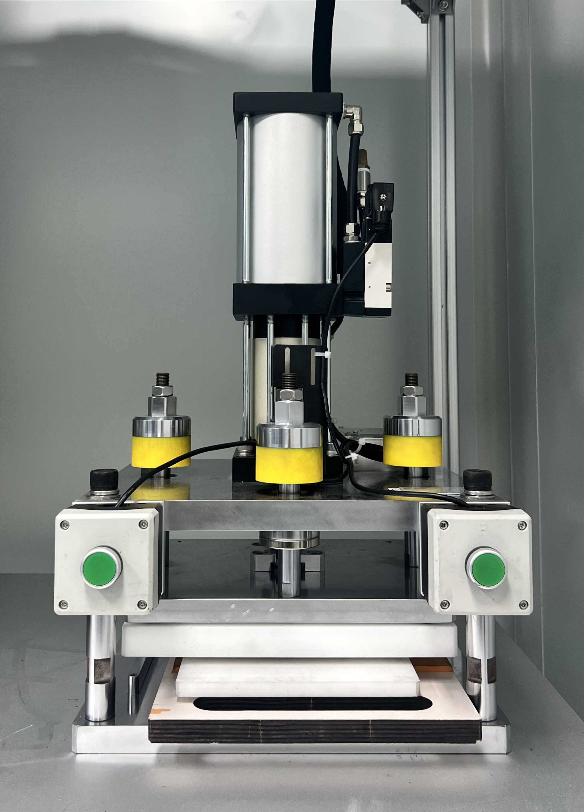 Electrode cutting equipment